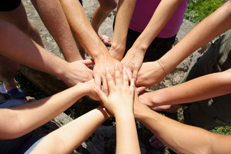 article_images/10.29.FamilySupportGroup_951031863.jpg
