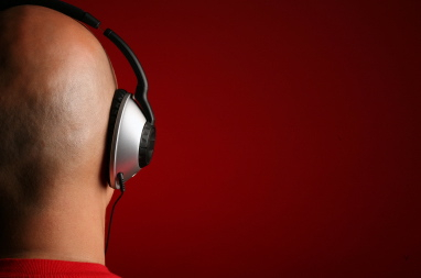 article_images/listen2_658268443.jpg